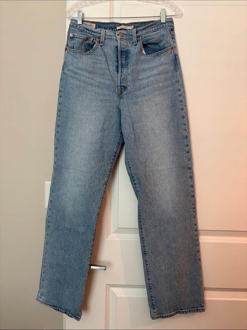 Levi's Straight Leg Jeans in Light Wash Blue
